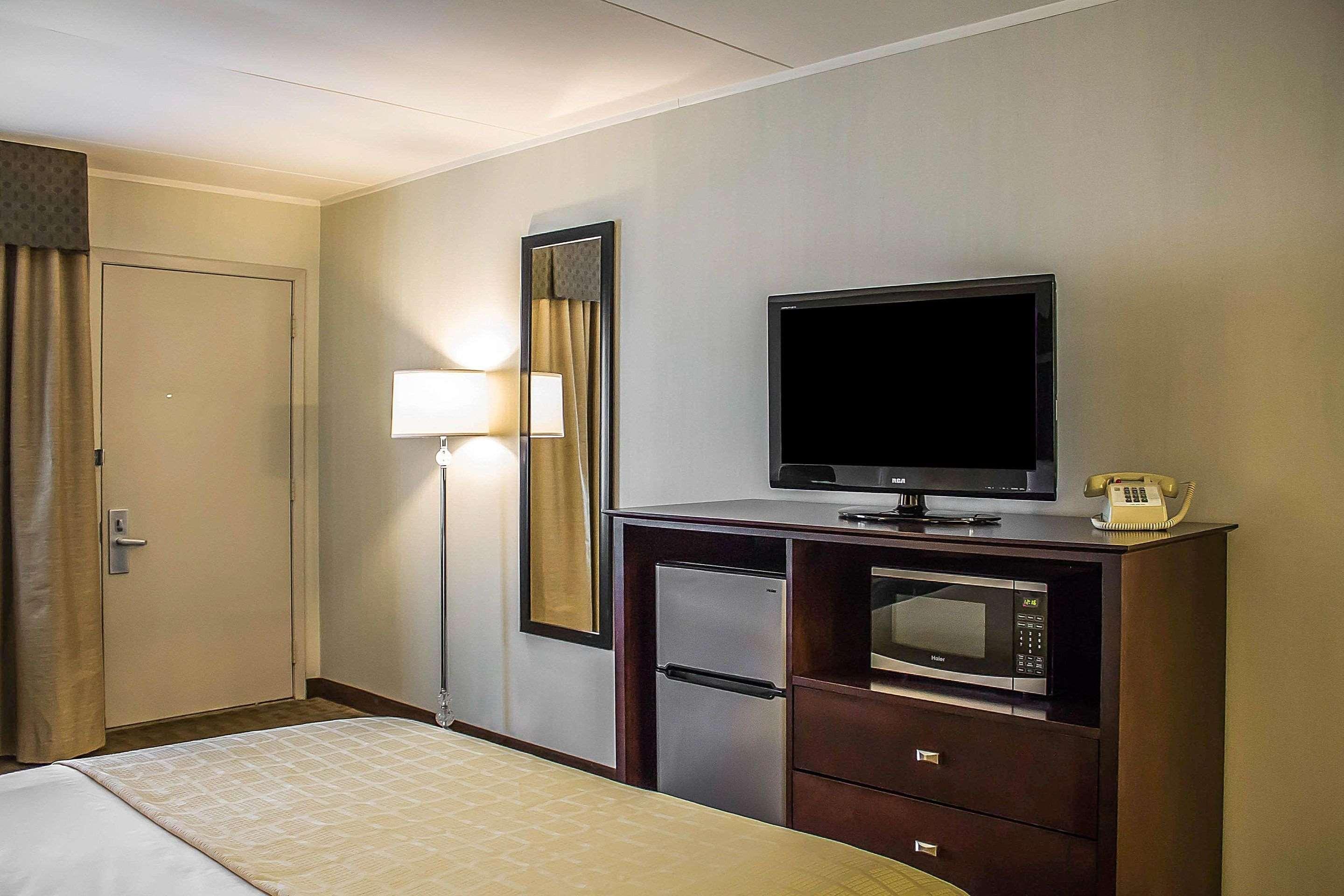 Quality Inn Кембридж Экстерьер фото